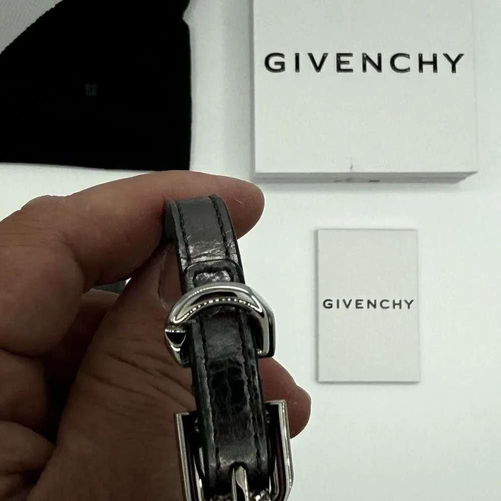Women’s Givenchy Leather Bracelet Voyou Silvery Grey. Never Worn! Box Included!